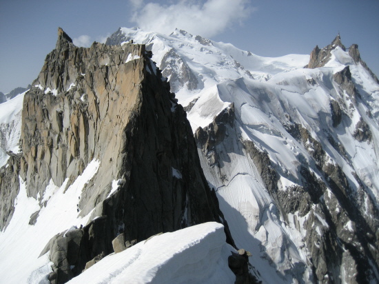 Am Midi-Plan-Grat; Rückblick auf die Aiguille du Midi (3842 m) 2010