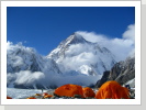 06/2013: Broad Peak-Basislager; im Hintergrund der Berg der Berge - der K2 / Broad Peak Expedition (8047 m)